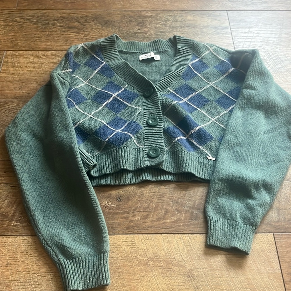 Hollister crop sweater size XS